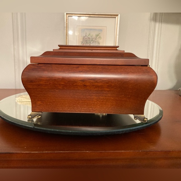 Vintage Bombay Co solid wood velvet lined jewelry box,removable tray,plays music - Picture 3 of 13